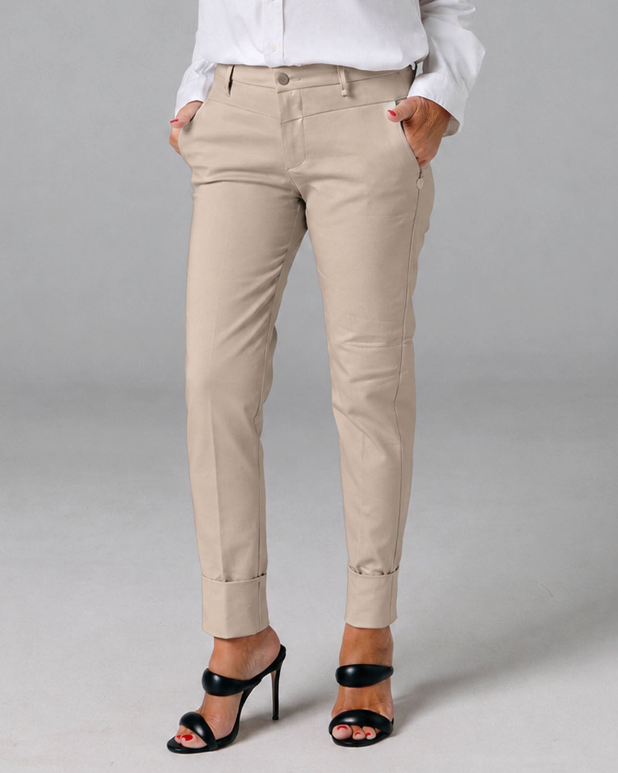 Sand Ankle Chino Trousers | The Lola Secundaire afbeelding