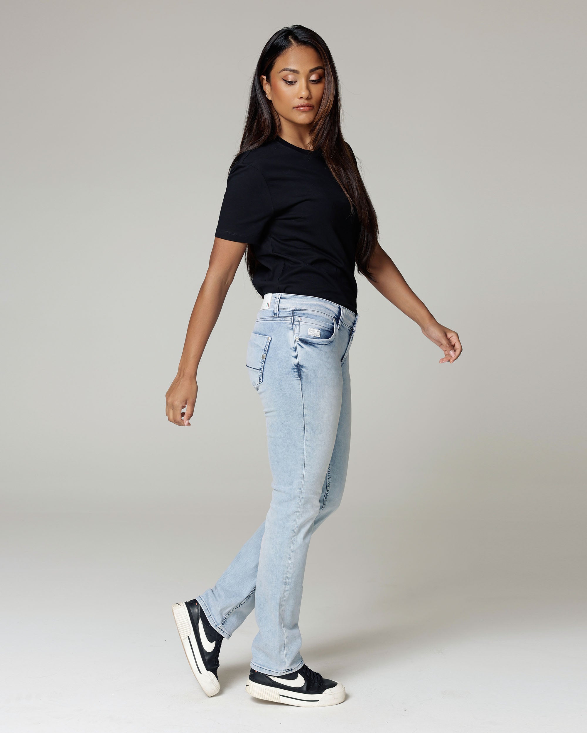 Superlight Vintage Skinny Jeans | The Diamond STR Secondary image
