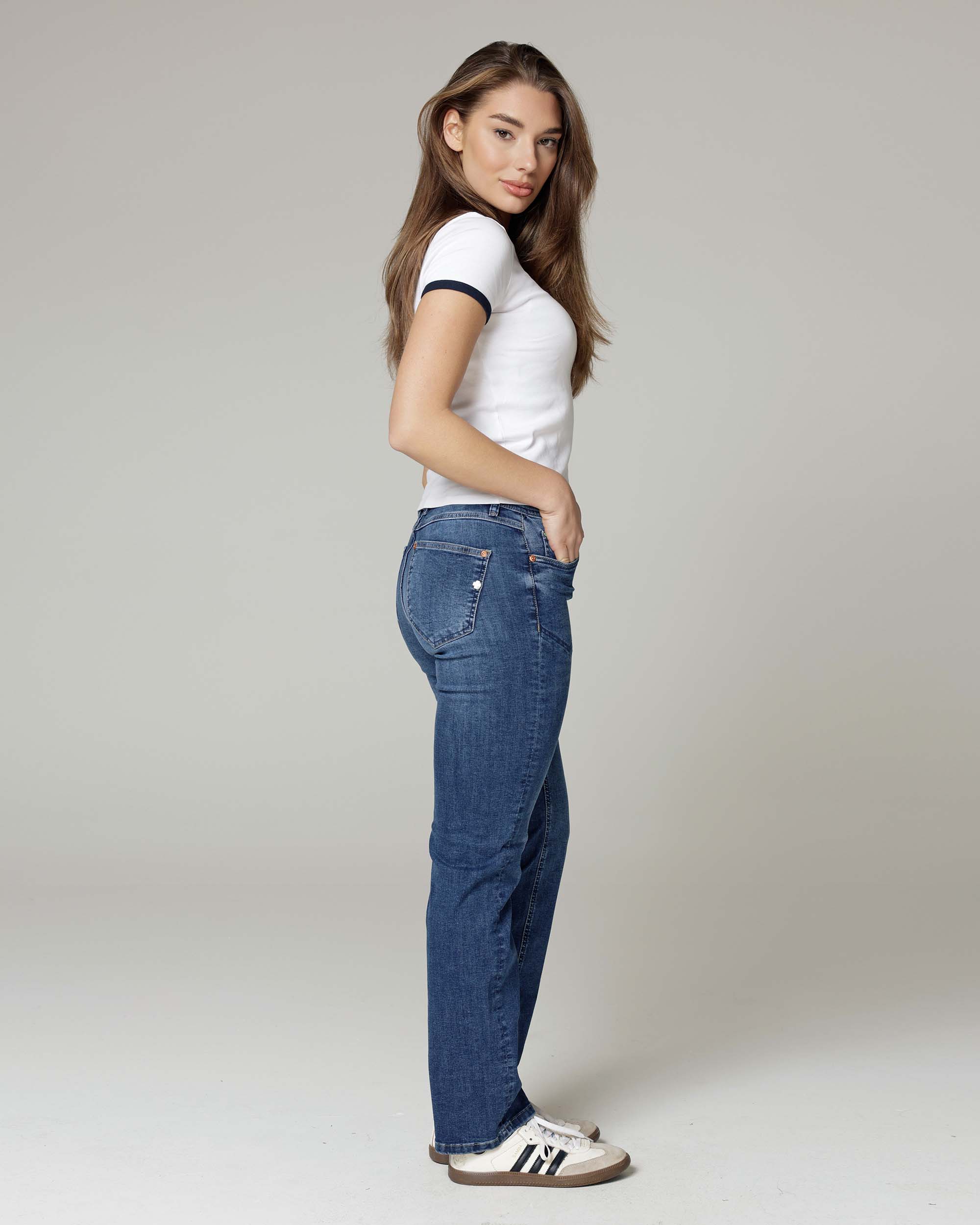 Dark Effect Wash Straight-Leg Jeans | The Messina