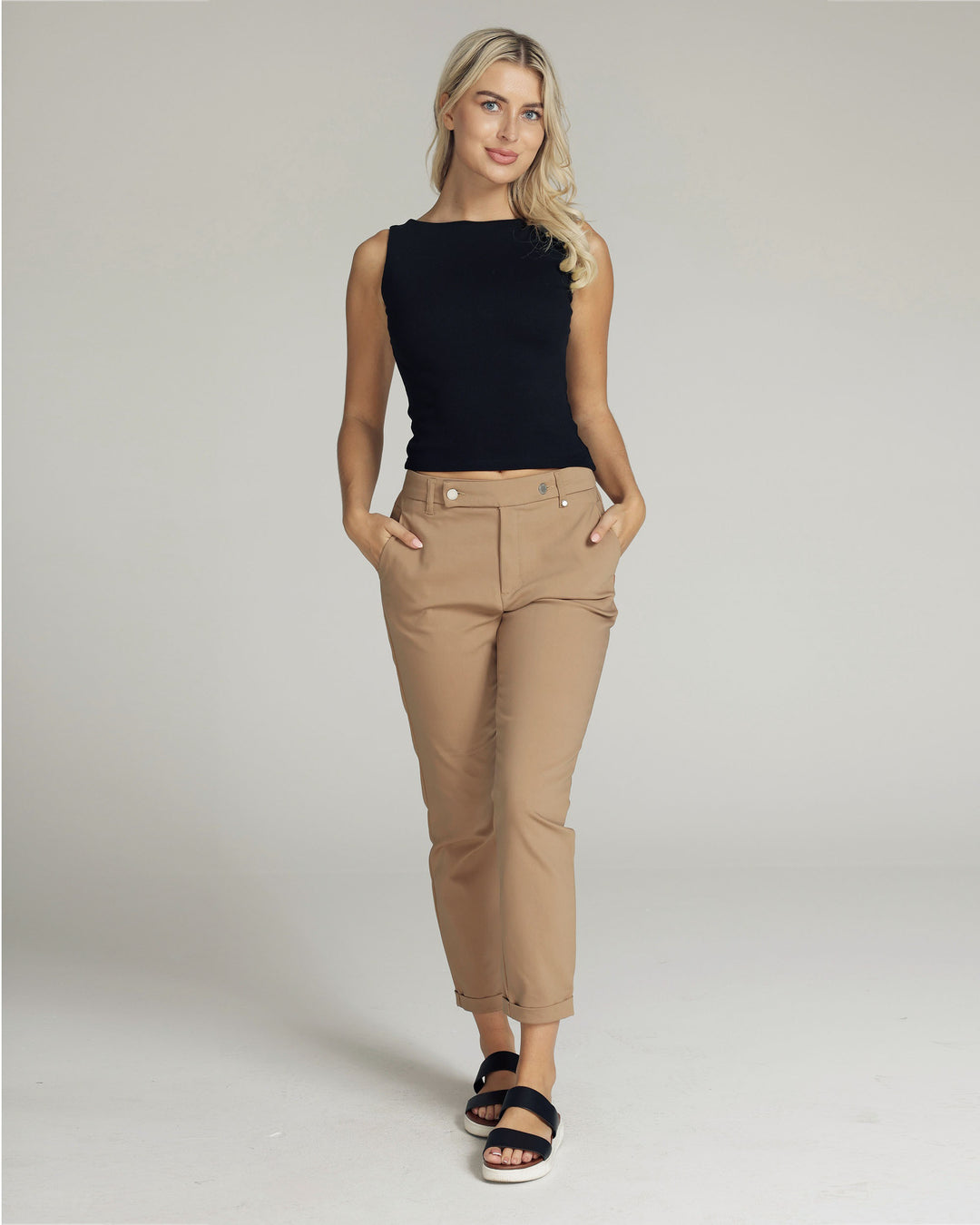 The Verena, Champagnekleurige Chino Mid-Rise Broek