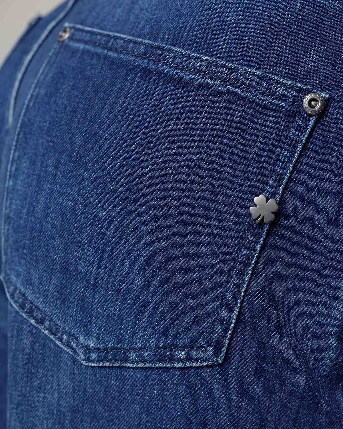 Dark Blue Wide-Leg Jeans, The Diba, close-up detail, second photo