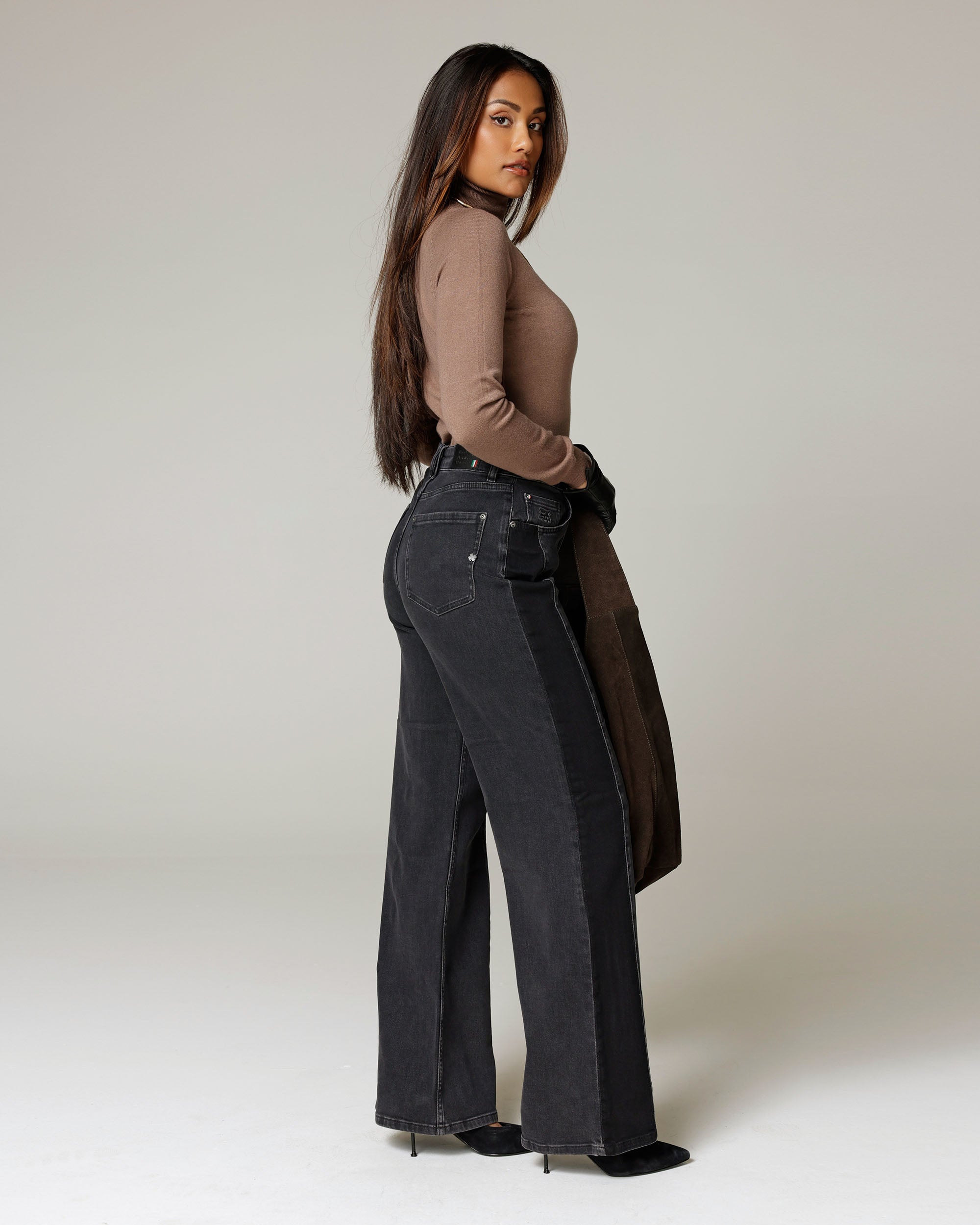 Zwarte Jeans| The Etna Secundaire afbeelding