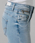 Vintage Light Blue Slim Jeans | The Manuela