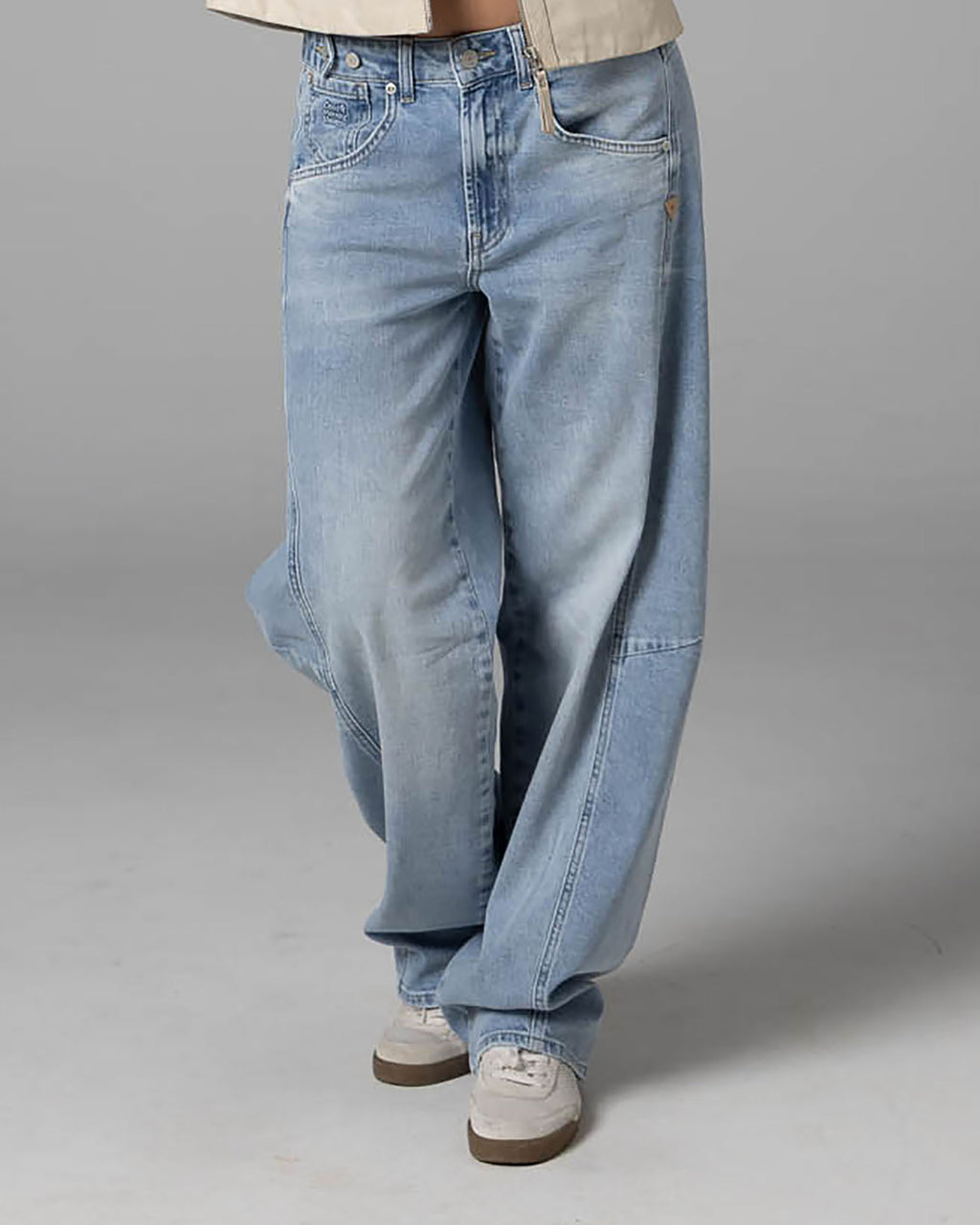Light Blue Barrel Jeans | The Kristin