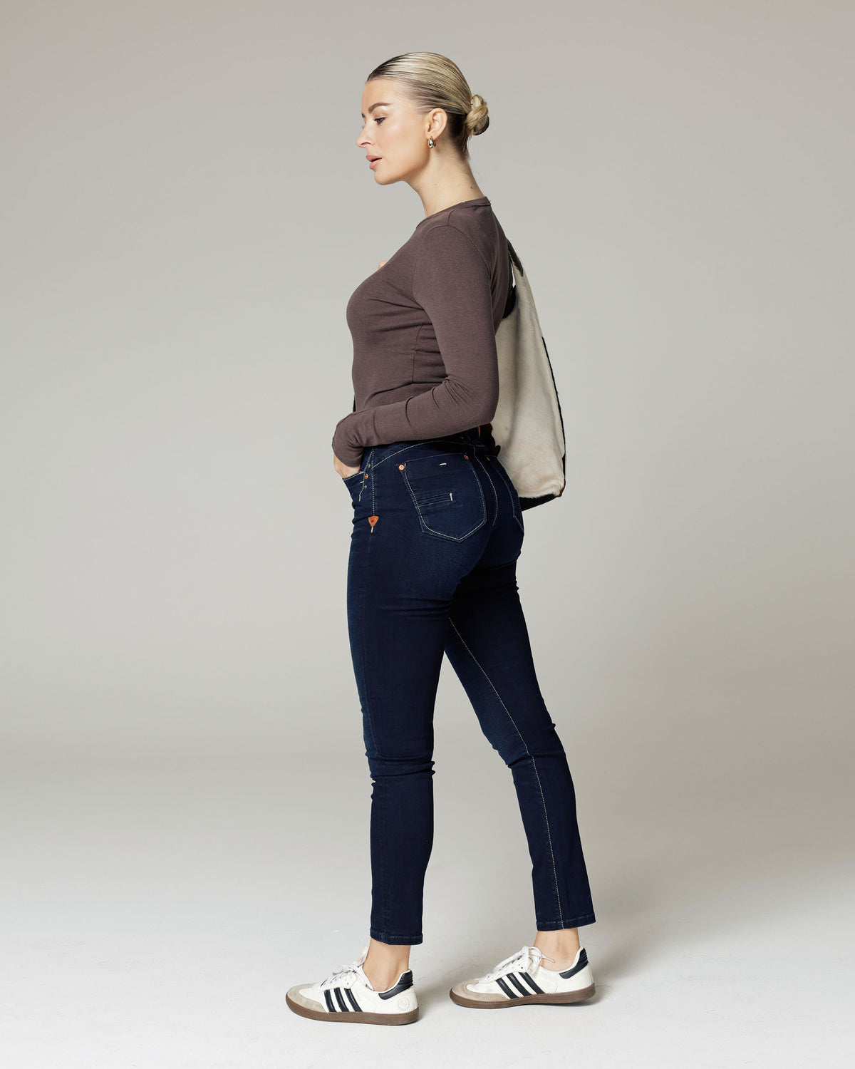 Dark Indigo Skinny Jeans, The Sunny, side view