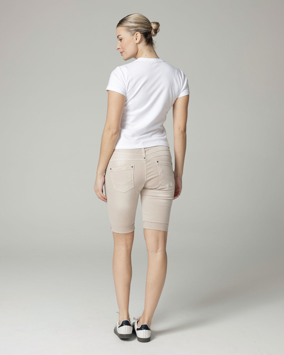 Rose Bermuda Shorts, The Lisa, back view