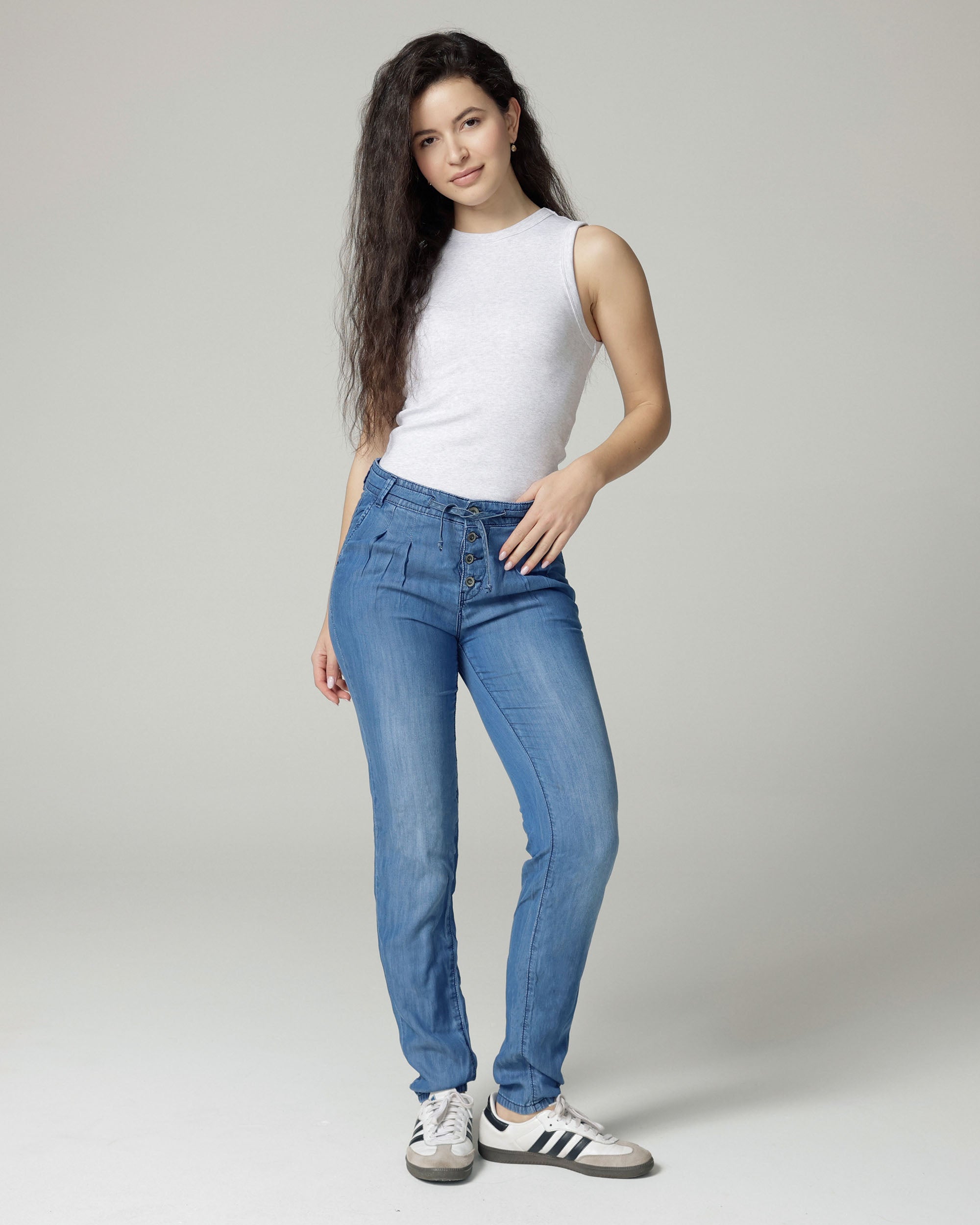 Indigo Relaxed Jeans | The Mia Main image